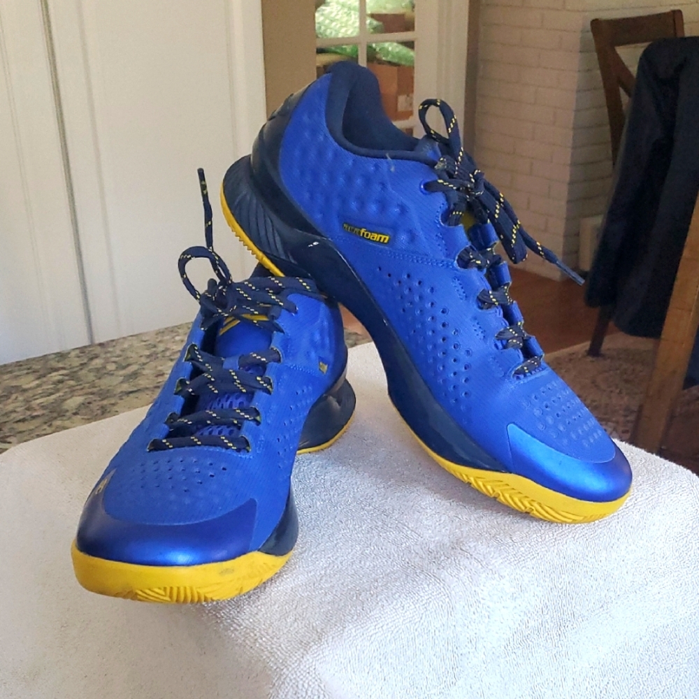 Men's Under Armour 12.5 Athletic Shoes